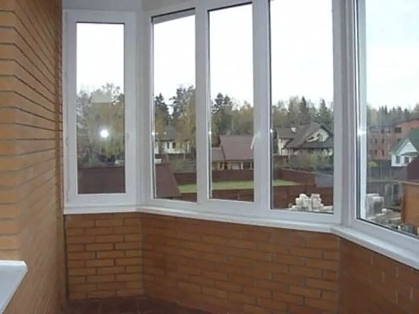Остекления балкона в частном доме, коттедже и даче Голицыно