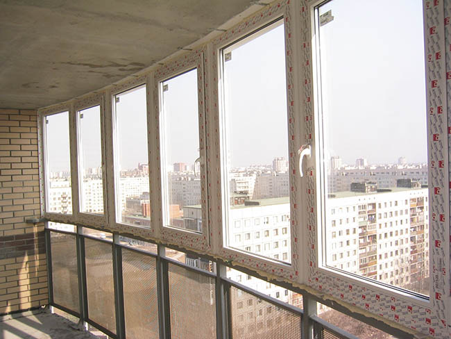 Недорогое остекление общего балкона Голицыно